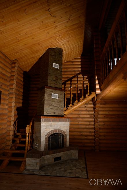 Компания Fortress производит и осуществляет монтаж деревянных лестниц различных . . фото 1