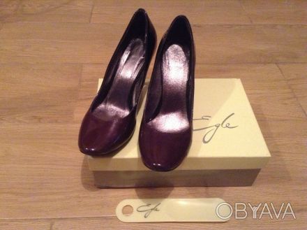 Продаю шикарные очень красивые кожаные модные лаковые туфли известного бренда Eg. . фото 1