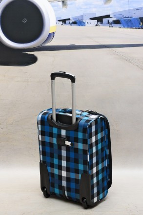 Качественные, очень легкие чемоданы французского бренда Decent. Специальная конс. . фото 6