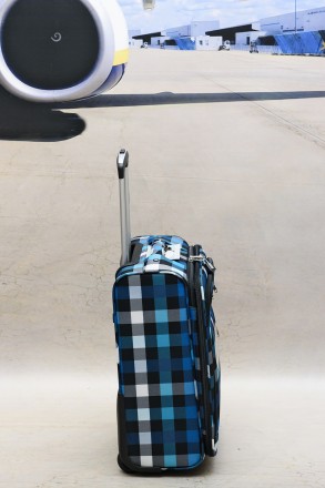 Качественные, очень легкие чемоданы французского бренда Decent. Специальная конс. . фото 3
