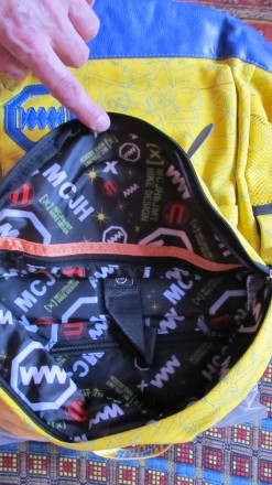 рюкзаки для школы за 600 гривен новые . качество хорошее . три вида для мальчико. . фото 3