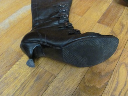 Зимові шкіряні чоботи на каблуку, 40 розмір, довжина устілки 26 см.
Всередині ц. . фото 6