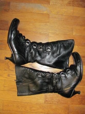 Зимові шкіряні чоботи на каблуку, 40 розмір, довжина устілки 26 см.
Всередині ц. . фото 2
