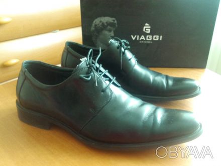 Мужские кожанные туфли чёрного цвета,классика,42 размер,состояние новых,обули па. . фото 1