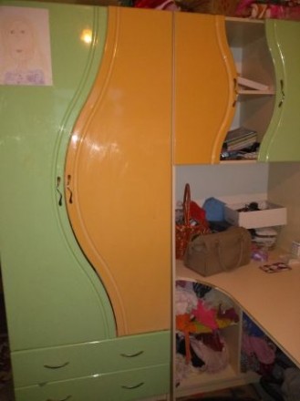 Мебель для детской комнаты в хорошем состоянии мебель состоит из:шкаф вещевой,по. . фото 2