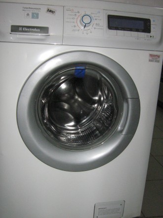 Продам полностью рабочую стиральную машинку Electrolux EWF168540W. Италия. Гаран. . фото 3