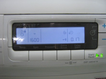 Продам полностью рабочую стиральную машинку Electrolux EWF168540W. Италия. Гаран. . фото 2
