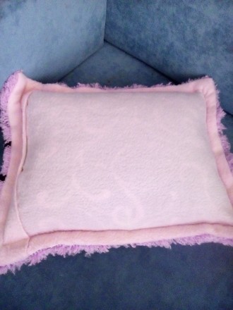 Подушка декоративная выполнена в технике – ковровая вышивка крючком . 
Наволочк. . фото 4
