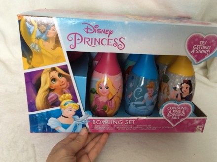 Боулинг для детей состоит из 6 кеглей с изображением диснеевских принцесс и цвет. . фото 2