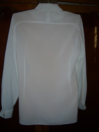 В связи с закрытием  торговой точки продаю блуза белая. Рукав – реглан.
Размер . . фото 3