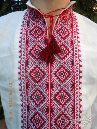 Вышитая вручную в традиционном карпатском стиле льняная сорочка, очень аккуратна. . фото 1