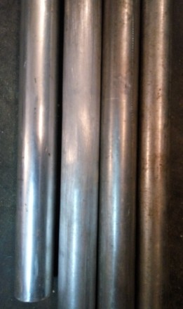 Труба алюминиевая или дюраливая точно не знаю. D23 стенка 3мм - 105см -130грн 
. . фото 4