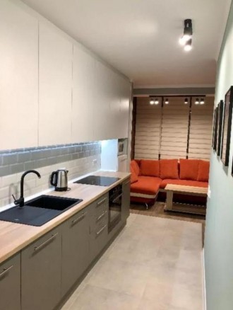 Новый дом, дизайнерский ремонт, полностью меблирована, встроенные шкафы, кухня в. Лукьяновка. фото 3
