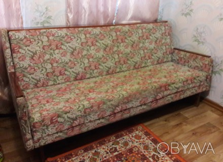 раскладной диван. в хорошем состоянии
с нишей для белья и полкой сверху.. . фото 1