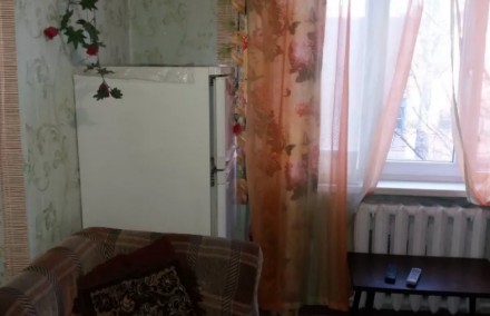 Сдается однокомнатная квартира в Ильичевском районе. Жилое состояние. Мебель 200. . фото 3