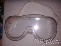 Новые защитные пластмасовые очки. На резиночке. Цвет белый. Фирма safety goggle.. . фото 2