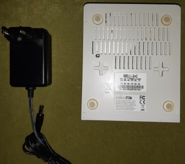 Mikrotik RB951Ui-2HnD — мощная беспроводная SOHO точка доступа на 2.4 ГГц с мощн. . фото 3