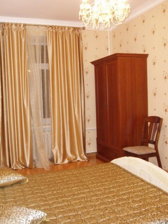 Продается отличная 3х комнатная квартира в добротном доме с лифтом по ул. Делово. Печерск. фото 2