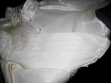 Блузка нарядная фирма On aron из шелка и вискозы, б/у состояние новой, приталенн. . фото 4