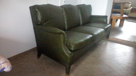 Мягкая часть, итальянский классический кожаный 3-х местный диван по доступной це. . фото 3