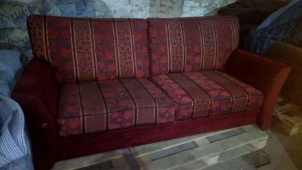 Мягкая часть, итальянский классический 3-х местный диван по доступной цене.
Карк. . фото 2
