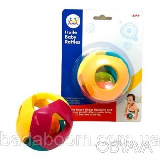 Разноцветный шарик мотивирует ребенка ползать. Благодаря отверстиям малышу легко. . фото 1
