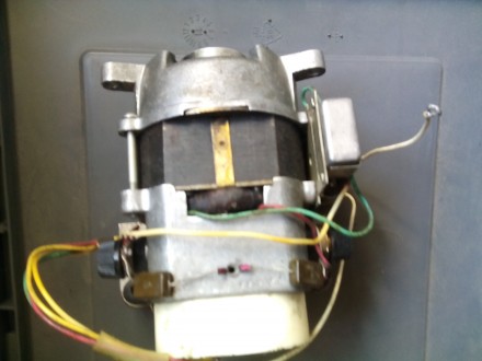 Двигатель к кухонному комбайну Мрия-2 в рабочем состоянии,сутки на проверку. . фото 2