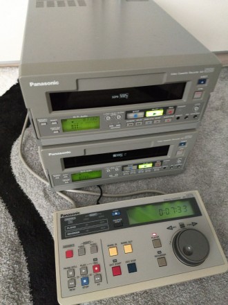 Продаю профессиональный монтажный видеомагнитофон Panasonic AG 5700 , S-VHS(625). . фото 9