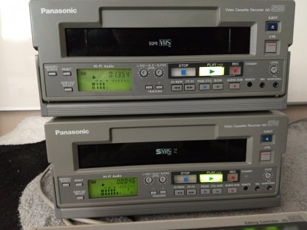 Продаю профессиональный монтажный видеомагнитофон Panasonic AG 5700 , S-VHS(625). . фото 4