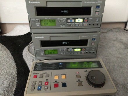 Продаю профессиональный монтажный видеомагнитофон Panasonic AG 5700 , S-VHS(625). . фото 2