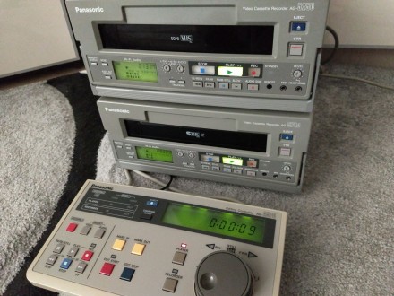 Продаю профессиональный монтажный видеомагнитофон Panasonic AG 5700 , S-VHS(625). . фото 8