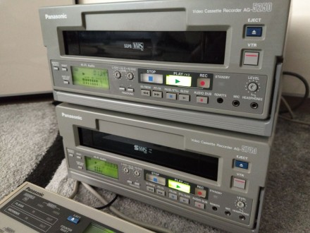 Продаю профессиональный монтажный видеомагнитофон Panasonic AG 5700 , S-VHS(625). . фото 5