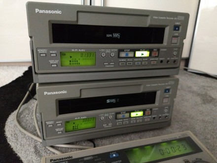 Продаю профессиональный монтажный видеомагнитофон Panasonic AG 5700 , S-VHS(625). . фото 7