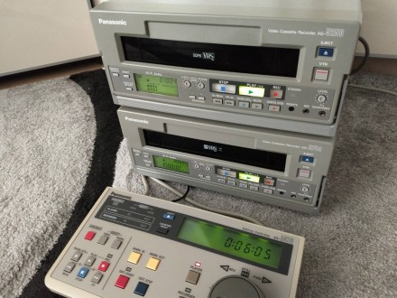 Продаю профессиональный монтажный видеомагнитофон Panasonic AG 5700 , S-VHS(625). . фото 12
