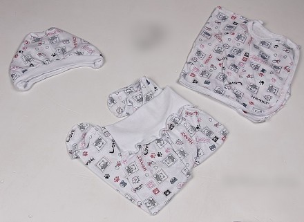 Набор для новорожденных малышей в роддом "Женечка" из 3 предметов
Комплект выпол. . фото 3