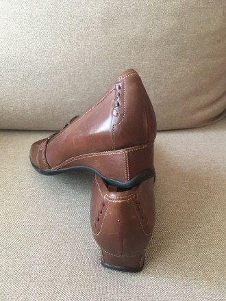 Новые кожаные туфли,английская фирма Clarks.Стелька 25.5 каблук 4. . фото 4