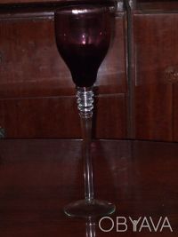 Элегантный фужер чешского стекла из темного (темно-фиолетовый) стекла - 26 см. Ш. . фото 3