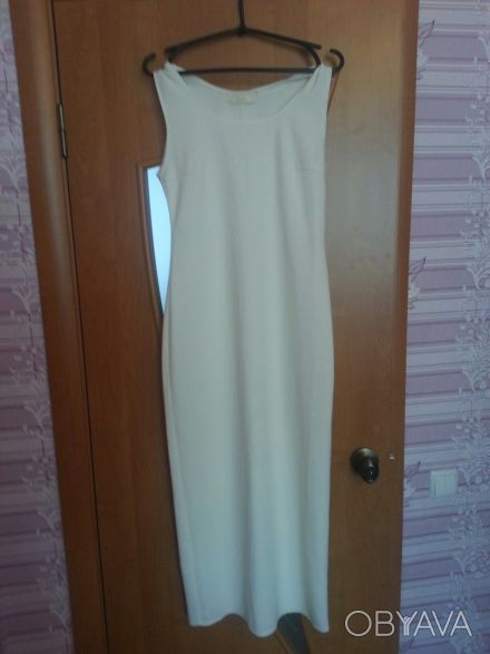 продам красивое длинное платье, светло-молочного цвета,почти белого,из красивой . . фото 1