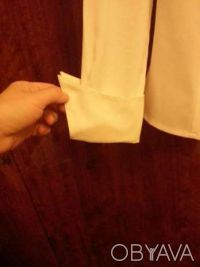 Блуза белая со стразами, приталеная, немного тянется материал. Размер 38 (по эти. . фото 4