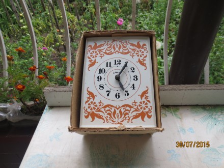 Високоякісний годинник настінний радянського виробництва
"Маяк", новий в упаков. . фото 3