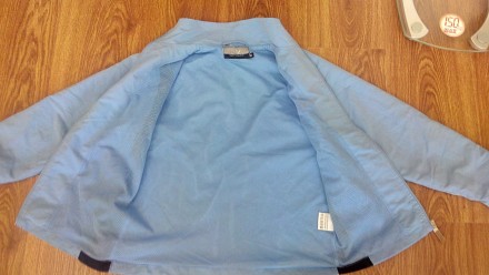 Продам куртку демисезон. для девочки . 
1)голубая ветровка на 116-122см.Длина п. . фото 7