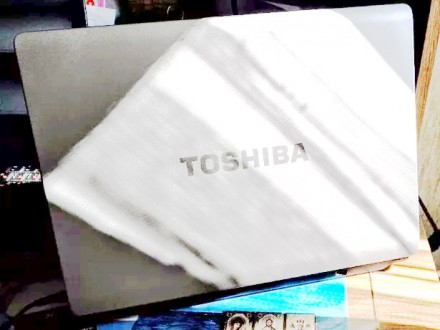 Продам Toshiba Satellite L300, цвет серебристый. Очень дешево!
Киев - Ирпень - . . фото 4
