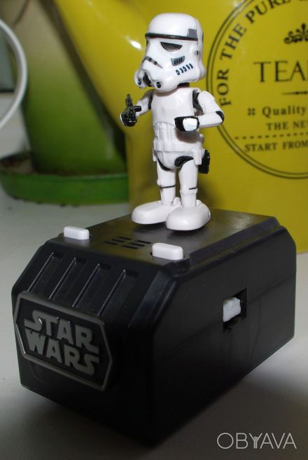 Марширующий Штурмовик или Дарт Вейдер игрушка музыкальная Space Opera Star Wars.. . фото 1