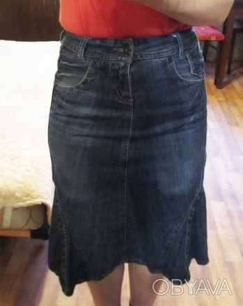 Продам джинсовую юбку б/у в очень хорошем состоянии.
талия 72, бедра 92, длина . . фото 1