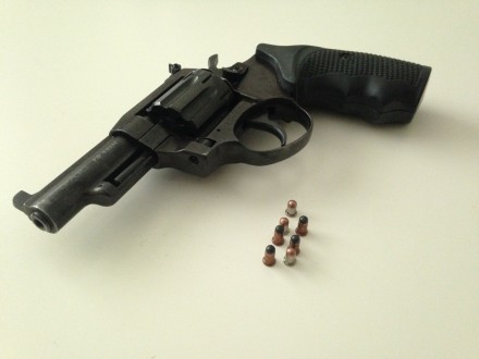 Продам револьвер під патрон флобера Сафарі РФ431.Револьвер в хорошому стані,нарі. . фото 3