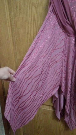 Фиолетовое платье одевалось 1 раз. Размер 42-44, в комплекте рукава и шарф.. . фото 4