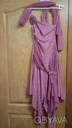 Фиолетовое платье одевалось 1 раз. Размер 42-44, в комплекте рукава и шарф.. . фото 1