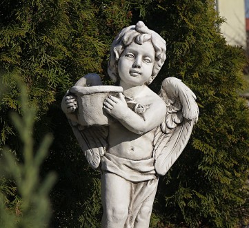 Садовая статуя Ангел с цветочным горшком – красивая фигура ангела, который держи. . фото 2
