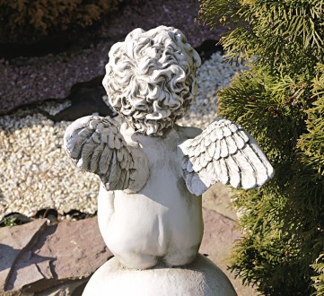 Ангел на шаре – красивая садовая фигура ангела выполнена из искусственного камня. . фото 4