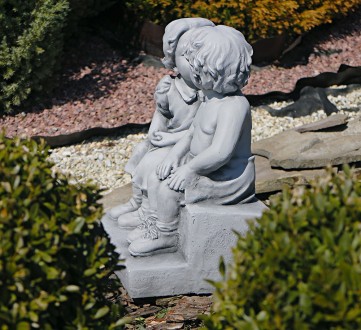 Садовая фигура Целующиеся мальчик и девочка – очаровательная целующаяся пара мал. . фото 4